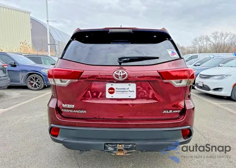 2018 Toyota Highlander Se из США, поврежденный, VIN 5TDJZRFH8JS846063